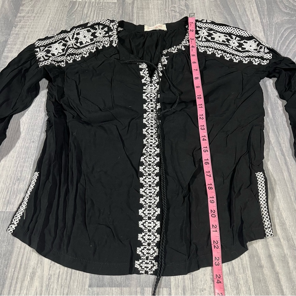 Solitaire Black and White Embroidered Women's Top; Small - Picture 6 of 9